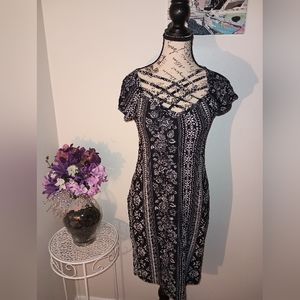 Women's Eye Candy Black Paisley  Criss Cross V Neckline Size Medium